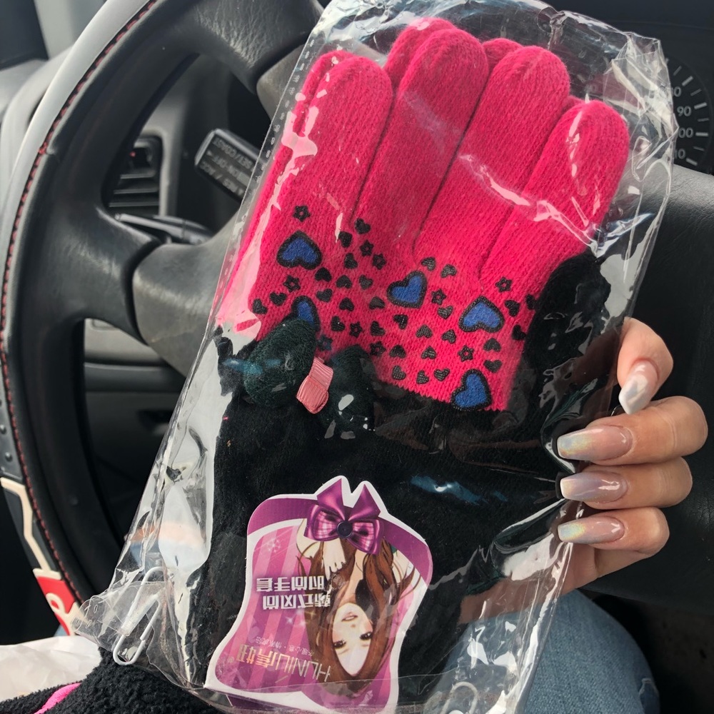 Brand new mittens/gloves!
